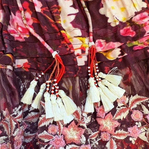 NWT Rococo Sand Mini Skirt Maroon Floral Embroidered Lace Small - Picture 3 of 6